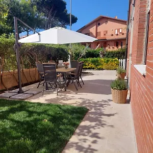 Apartment Casa Del Sole With Garden, Marina Di Pisa